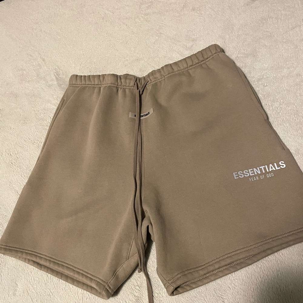 Men’s Fear of God Essentials Shorts (SS21)